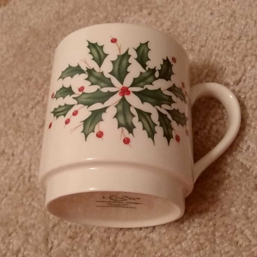 Lenox Holiday stackable mugs, NIB.